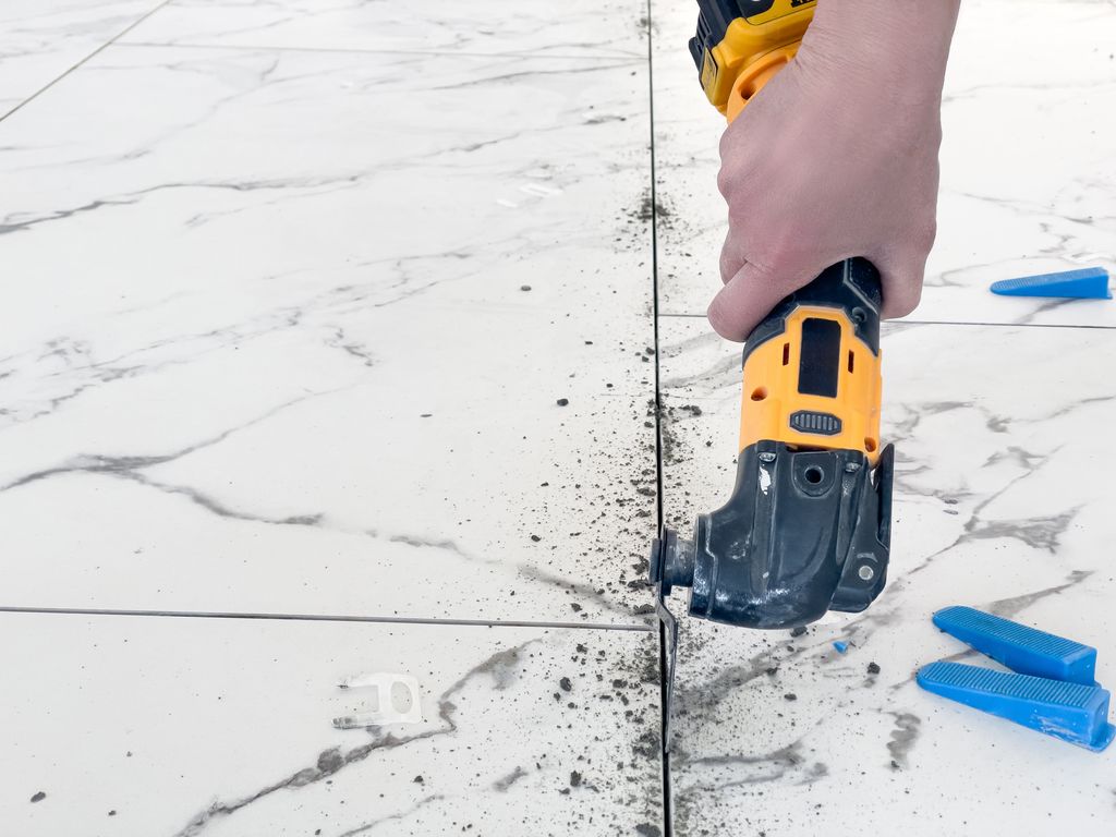Rénovation joint carrelage avant après